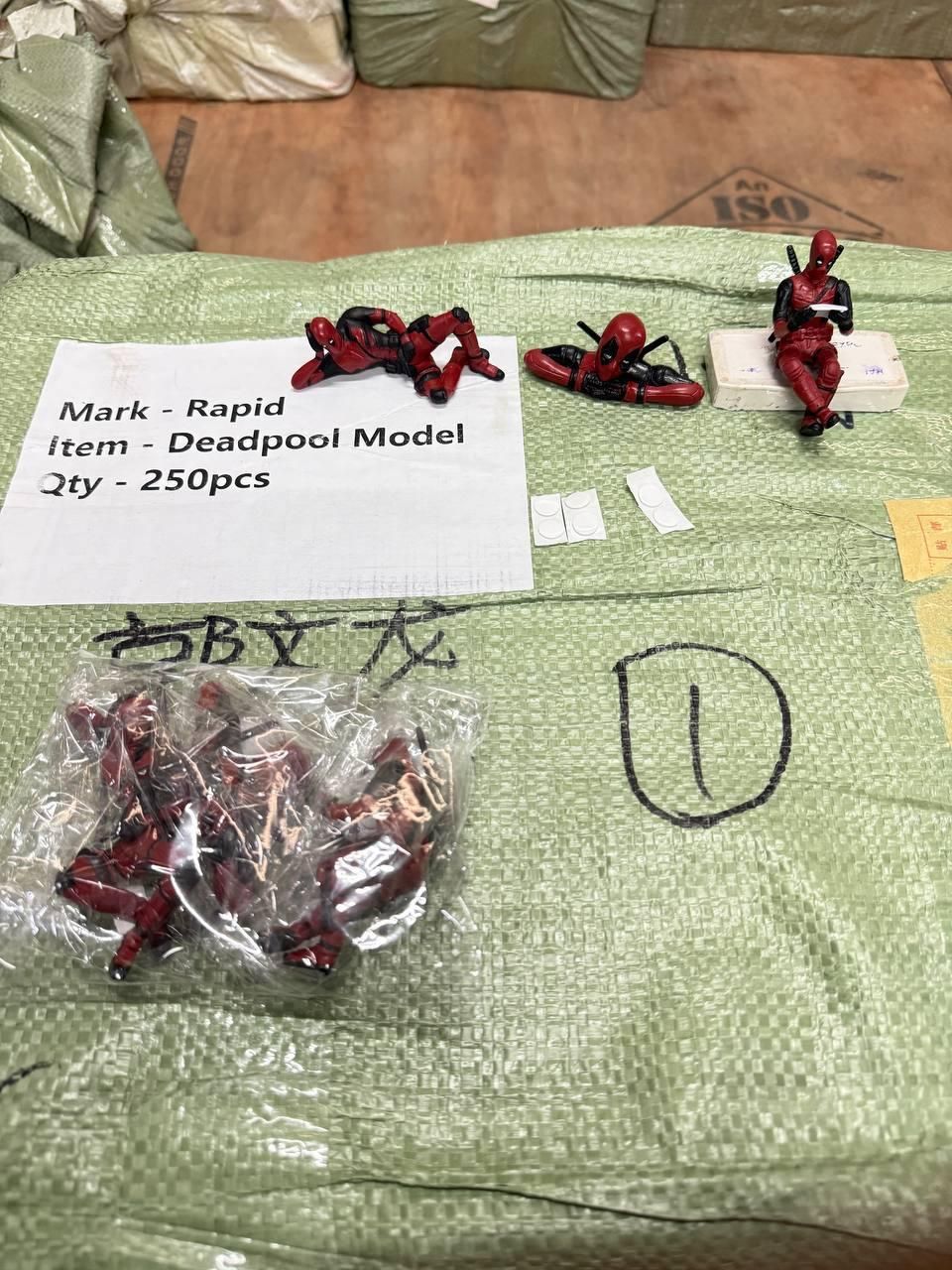 Gifts- Deadpool - Action Figures